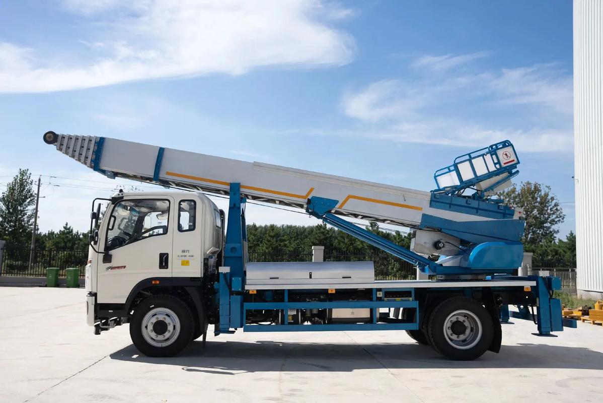 德城云梯上料车租赁费用