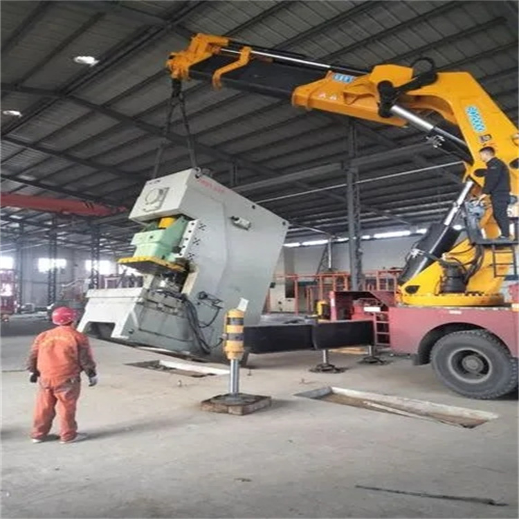 德城80吨折臂吊车出租附近电话